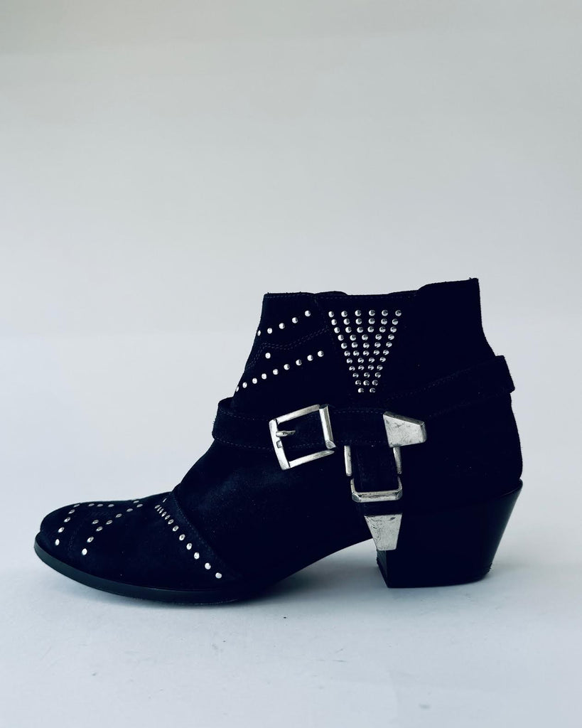 BIANCA BUCCHERI - STUDDED SUEDE MID HEEL BOOTS - INK BLUE