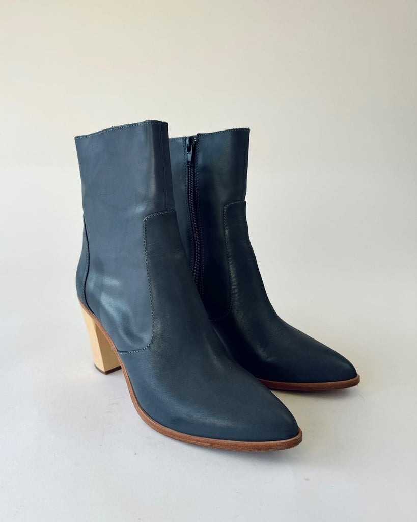 ZOE KRATZMANN - LEATHER BOOT - DUSTY BLUE