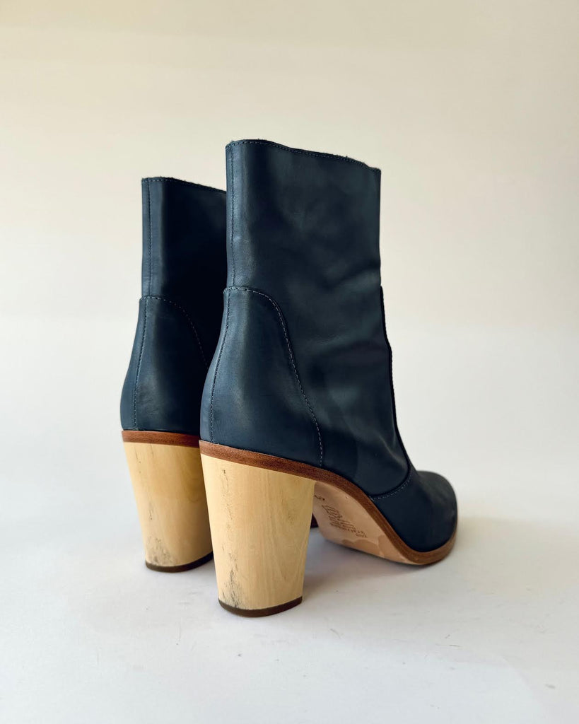 ZOE KRATZMANN - LEATHER BOOT - DUSTY BLUE